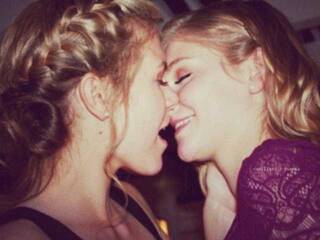 エロティックなビデオチャット PradaMoni