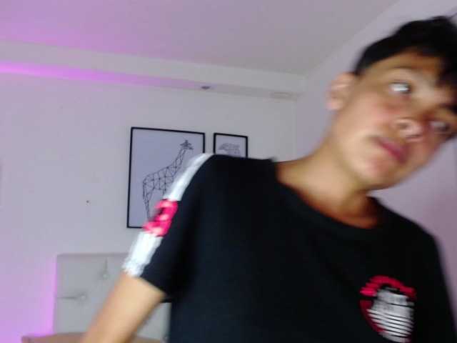 ブロードキャストスクリーンショット Pretty-black