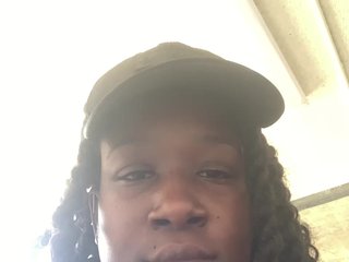 エロティックなビデオチャット PrettyDoubleG