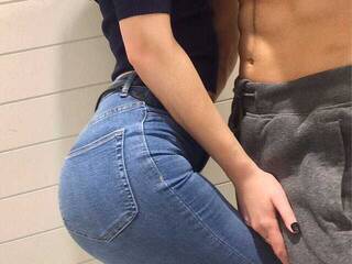 エロティックなビデオチャット tikitokilove