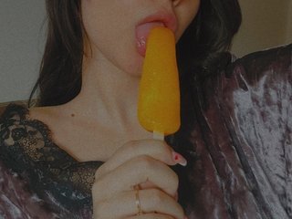 エロティックなビデオチャット PupsikBomb