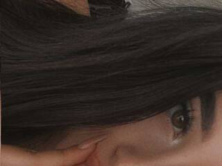 エロティックなビデオチャット queen-of-drama