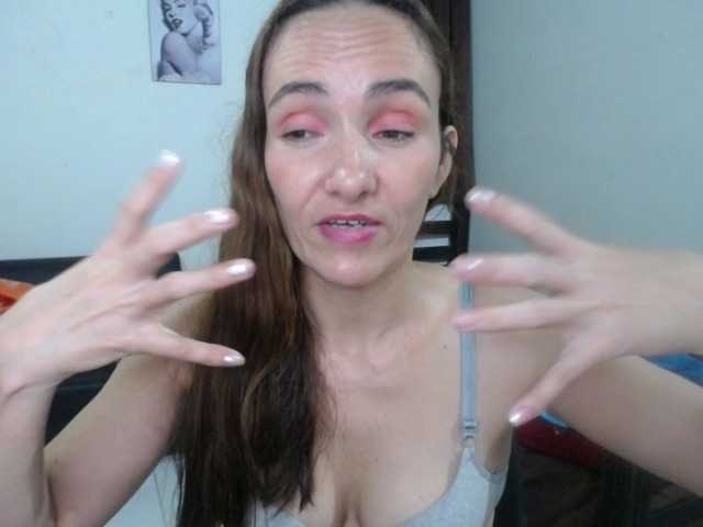 ブロードキャストスクリーンショット Queenisabella