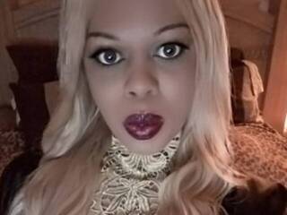 エロティックなビデオチャット QueenMorgan