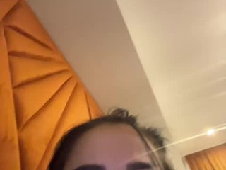 エロティックなビデオチャット QueenOfBlowjob