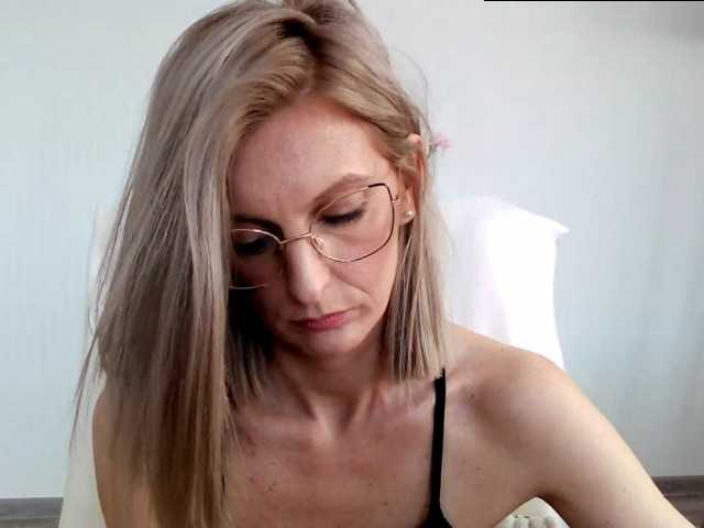 写真 RachellaFox Sexy blondie - glasses - dildo shows - great natural body,) For 500 i show you my naked body [none]