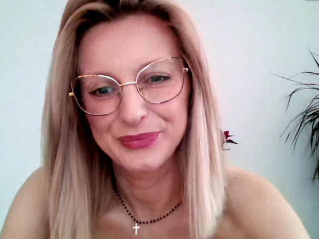 写真 RachellaFox Sexy blondie - glasses - dildo shows - great natural body,) For 500 i show you my naked body @remain