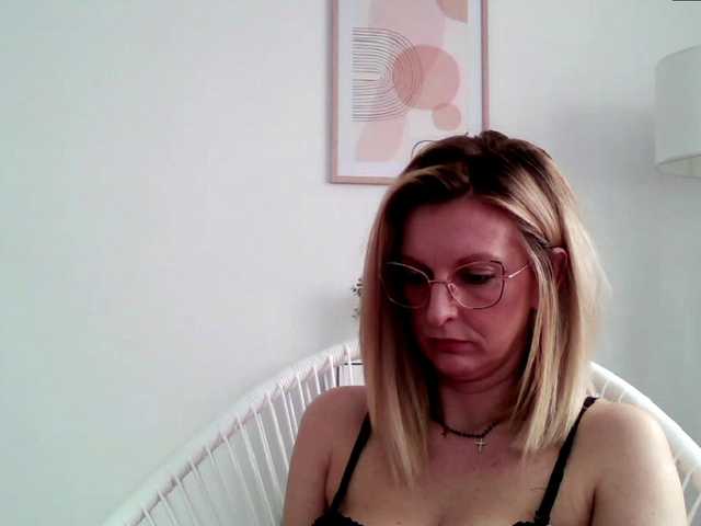写真 RachellaFox Sexy blondie - glasses - dildo shows - great natural body,) For 500 i show you my naked body @remain