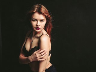 エロティックなビデオチャット RedDoll