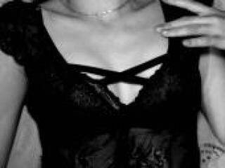 エロティックなビデオチャット redmira