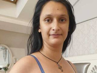 エロティックなビデオチャット RossieWhatt