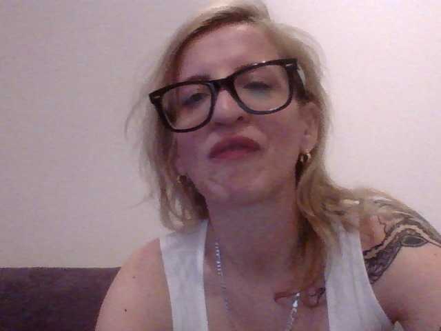 ブロードキャストスクリーンショット Rosymara