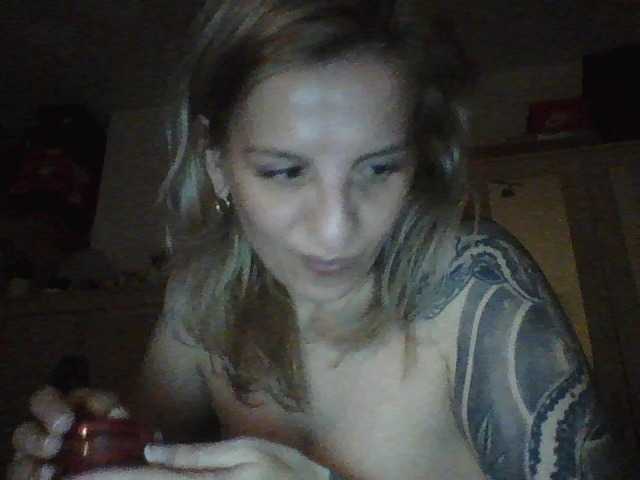 ブロードキャストスクリーンショット Rosymara