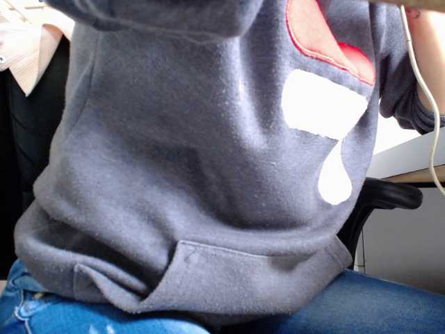 ブロードキャストスクリーンショット RoxaneFox