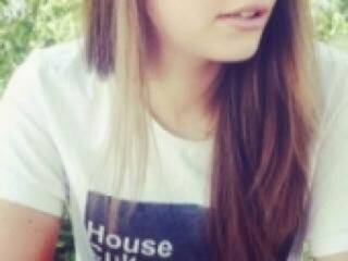 エロティックなビデオチャット rozallinaa