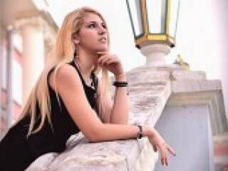 エロティックなビデオチャット rozashares