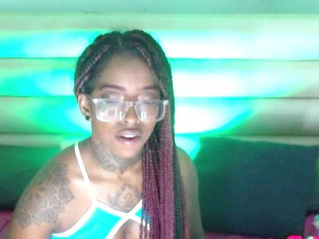 ブロードキャストスクリーンショット samantaafox