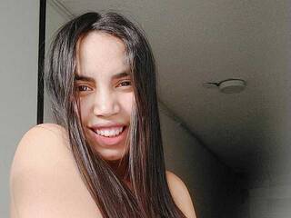 エロティックなビデオチャット SapphiraBron