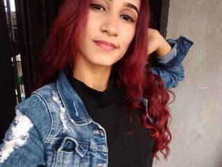 エロティックなビデオチャット Saraa-Miller