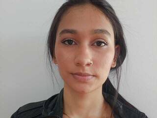 エロティックなビデオチャット saralione