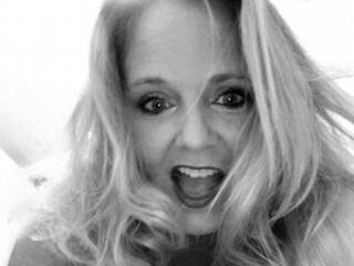 エロティックなビデオチャット Saraslam