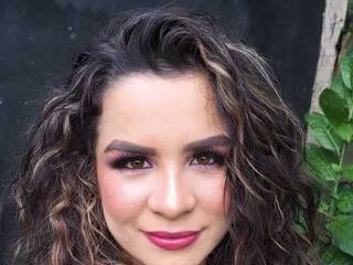 エロティックなビデオチャット sarastone