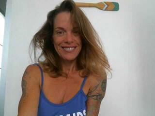 エロティックなビデオチャット selenafit