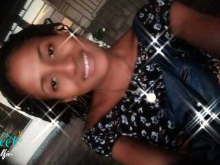 エロティックなビデオチャット selennerosse