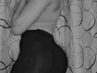 エロティックなビデオチャット SexyPesh