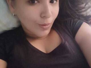 エロティックなビデオチャット shairamelody