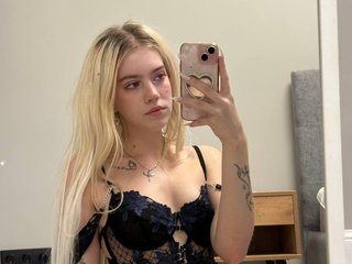 エロティックなビデオチャット ShawtyLola