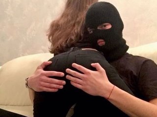 エロティックなビデオチャット ShowMaskGoOn