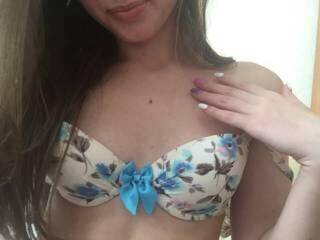 エロティックなビデオチャット shyprincess