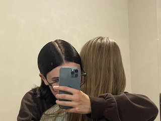 エロティックなビデオチャット shyyyygirls