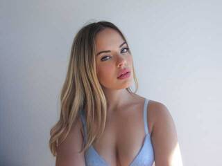 エロティックなビデオチャット silvifoxyy