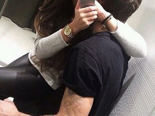 エロティックなビデオチャット SimonAndJocelyn