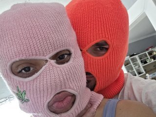 エロティックなビデオチャット Skimaskcouple891081
