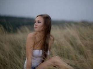 エロティックなビデオチャット slimlolka