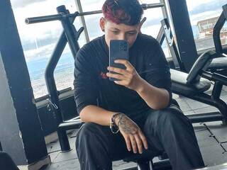 エロティックなビデオチャット slut-tom1