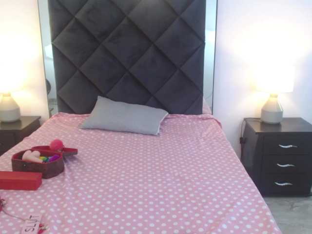 ブロードキャストスクリーンショット SluttyPrinces