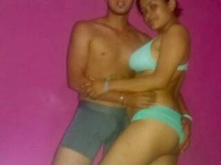 エロティックなビデオチャット SofiaAndTom