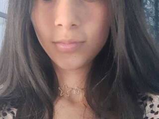 エロティックなビデオチャット softdoll