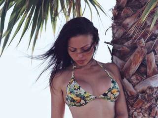 エロティックなビデオチャット CreaMBabyy