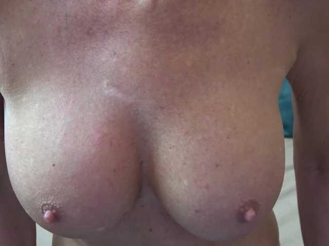 写真 SonjaKovach #new #bigboobs #mature #milf #ladies suck my wood-dildo (home made) lets cum with me if you can HIT my GOAL 656