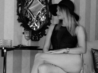 エロティックなビデオチャット sonyajolie