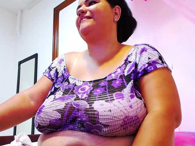 写真 SophieRose hi ♥ im new here♥ come and fuck my tits♥ oil body 111 tkn♥ #latina #milf #bigtits #cum