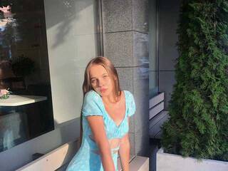 エロティックなビデオチャット SugaaaaR