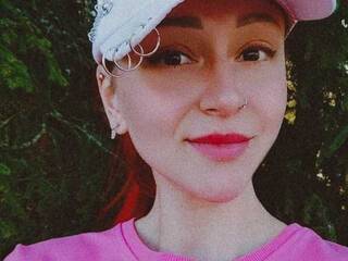 エロティックなビデオチャット Sweet00Fox