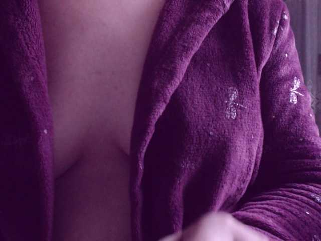 写真 SweetBrunete on samuse ensemble;)? ...xxx...on commence avec 30 tokens seins....et on continue..xxxx