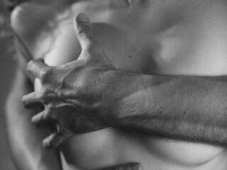 エロティックなビデオチャット SweetDynasty